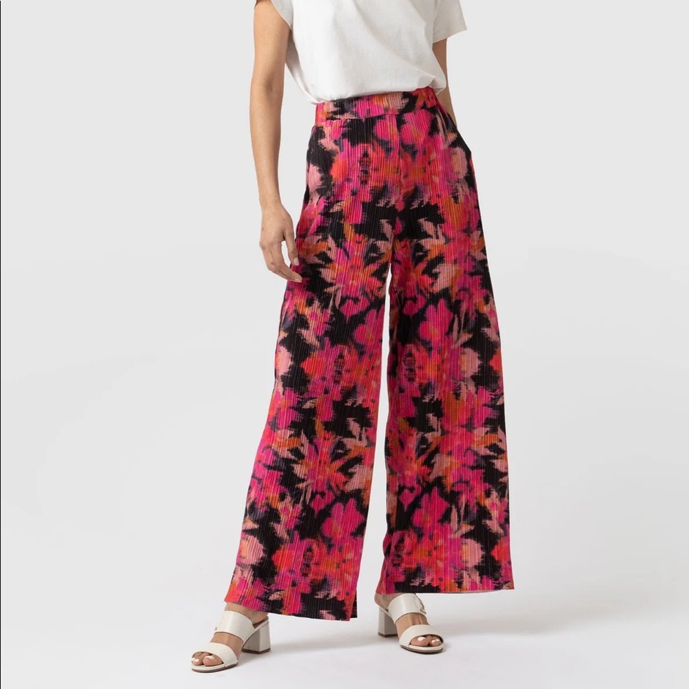 Saint & Sofia Wide Leg Black Floral Pant